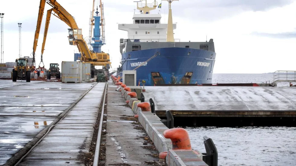Hamnen i Piteå har sökt EU-bidrag på drygt 65 miljoner kronor. Nu finns risk att projektet försenas sedan EU vänt beslutsordningen. (Arkivbild)
