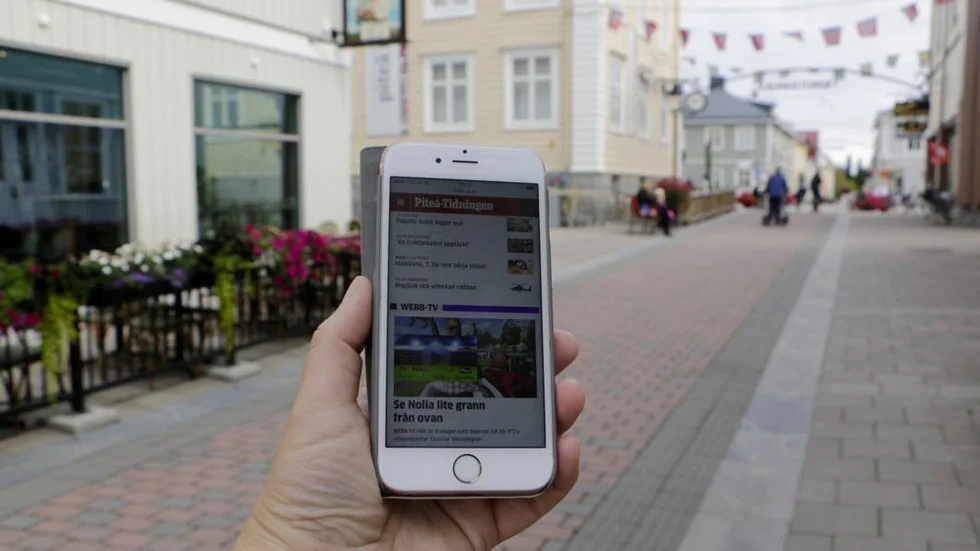 Internet. I dag kan både Pitebor och besökare surfa gratis i centrala stan via Piteå wifi free, men hur det blir i framtiden är oklart.