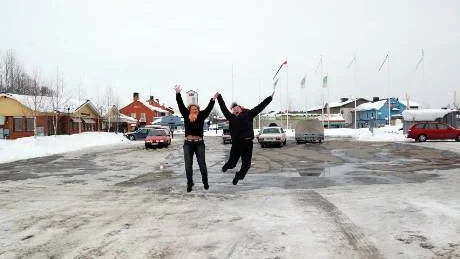 Tone-Rita Olsen och Kathrine James vill skapa ett levande torg för alla som vistas i Arjeplogs kommun.