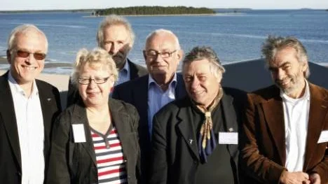 Erik Persson, Piteå kommun, Reigun Thune Hedström, SKL, Per Lidström, Piteå kommun, Carl-Ivar Stahl, Energimyndigheten, Per-Gustav Idivuoma, Svenska samernas riksförbund och Ebbe Adolfsson, Naturvårdsverket. De sex utgjorde en stor del av föredragshållarna under Vindkraftdialogen på Pite havsbad.