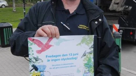 Räddningschef Hans-Eric Jonsson i Arjeplog insisterade; ?Fredagen den 13:e är ingen olycksdag.?