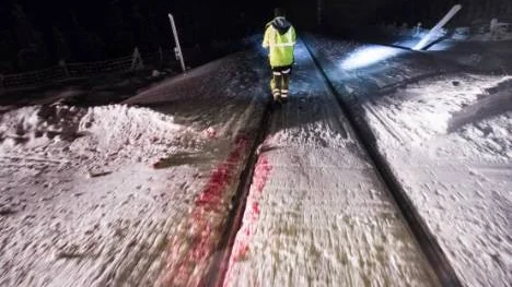 Tågen dödar tusentals renar och hundratals renar i Övre Norrland varje år. Bättre stängsel skulle kunna förebygga en stor del av spårdöden och minska de stora skadehanteringskostnaderna.
