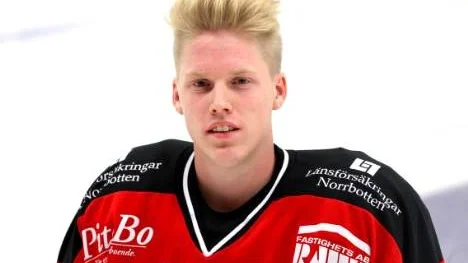 Niclas Westerlund skadade tre-fyra revben i matchen mot Vännäs. På söndag är han tillbaka i Piteås lag efter nästan två månader.