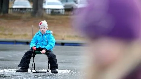 Oskar Bergstedt väntar på napp.
