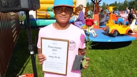 Aung Tai Oo fick pris som årets kompis för sitt arbete med sportaktiviteter för ungdomar på Hertsöskolan.