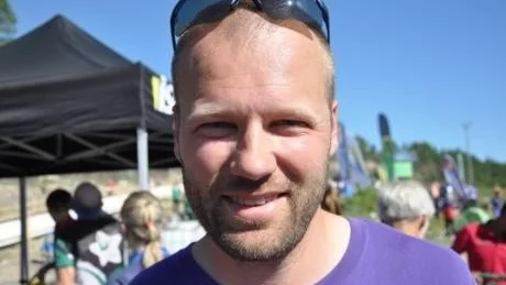Claes Turesson har tagit ledningen under torsdagen och leder totalt.