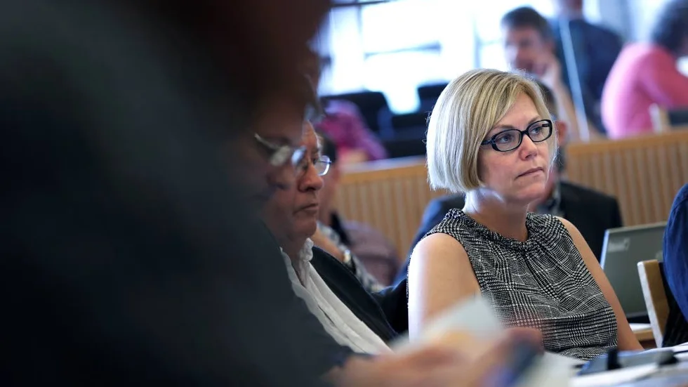 Tar emot och håller med. Lenita Ericson, ordförande i stadsbyggnadsnämnden bemöter inte kritiken.