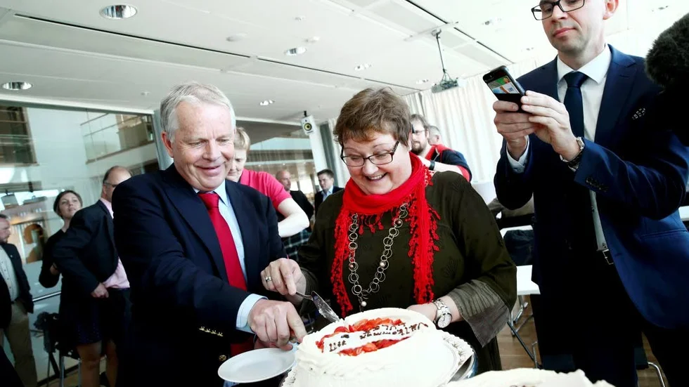 Bostäder. Rikshems VD Jan-erik Höjvall , kommunalråden Yvonne Stålnacke och Niklas Nordström.