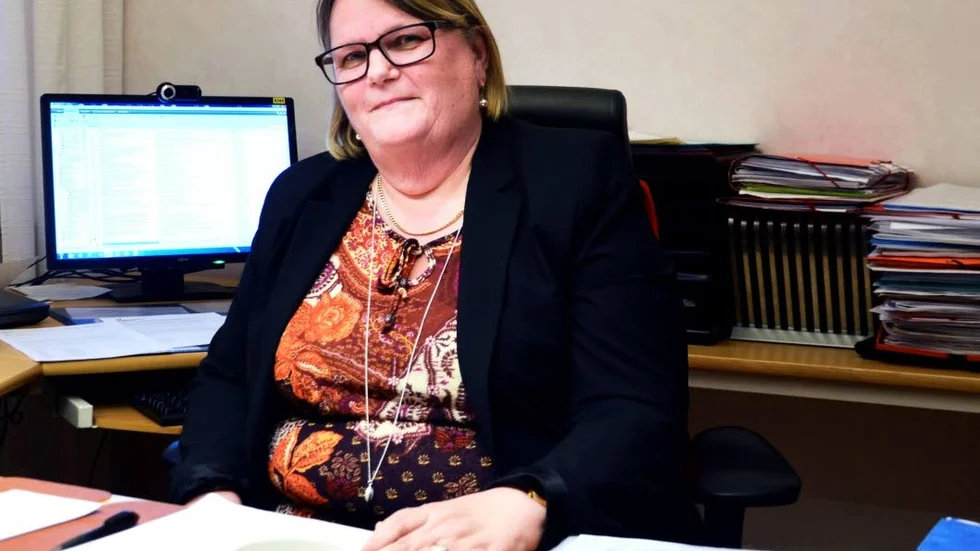Lena Jatko vill vänta till efter de fackliga förhandlingarna med att kommentera kommunstyrelsens beslut.