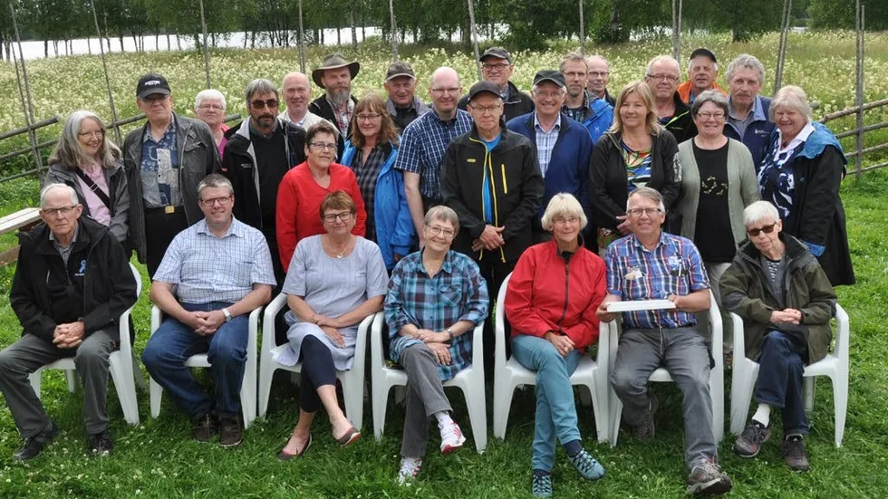 Hela norrbotten. 25 biodlare från hela Norrbotten möttes i Kalix för att dela kunskaper om biodling och umgås.