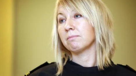 Områdespolisen Sara Malm vill jobba med ungdomar och allmänhet för att motverka problem i förtid. Hon poängterade hur viktigt det är att höra av sig och berätta, vilket man kan göra anonymt.
