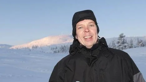 Ulf Sandberg har fått snö i tillräckliga mängder för att även i år öppna Vittjåkk redan till jul. (Arkivbild)