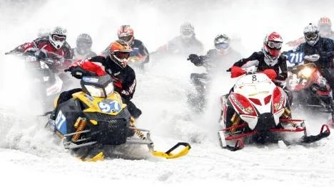 Skoterentusiasterna har en hel del att se fram emot nästa år. Då arrangerar Älvsbyns MS tre tävlingar, bland annat SM-finalen i backe och en av deltävlingarna i SM-crossen. Infjärden Racing, som i våras arrangerande SM-finalen i backe, får den här gången nöja sig med den andra deltävlingen i backe. (Arkivbild)