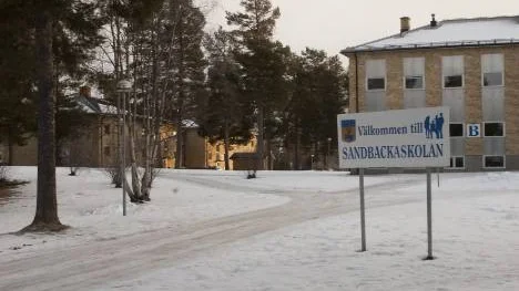 Sandbackaskolan i Arvidsjaur blir snöskotergymnasium. Skolverket har nyligen beslutat om riksrekrytering till en ny utbildning, en särskild variant med inriktning snöfordon inom fordons- och transportprogrammet vid Sandbackaskolan.