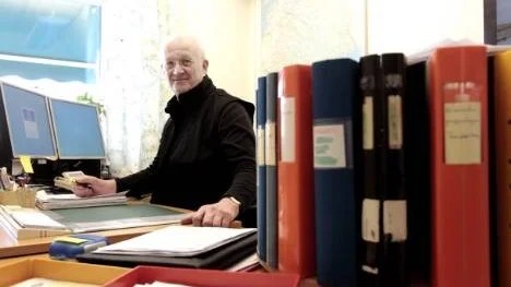 Kriminalinspektör Lennart Hallberg är tillbaka på sin arbetsplats och riktigt glad för det. Ända sedan i slutet av november har han pendlat till Luleå och arbetat i tillfälliga lokaler där.