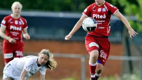 Erika Karlsson blev matchvinnare med sina två mål när Piteå IF vann mot Umeå Södra med 2-1. Därmed är Piteås damer fortfarande obesegrade i division 1. (Arkivbild)
