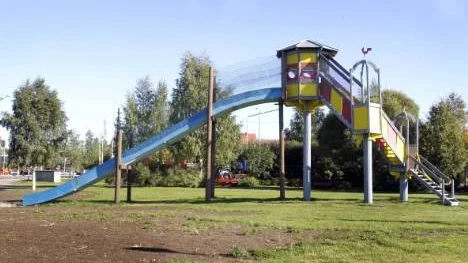 En fin lekpark med rutschkana som får det att pirra i magen.