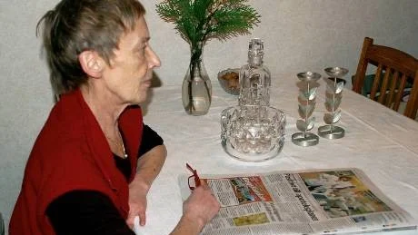 INTE BARA SVÄRMOR. Sigbritt Högström är mycket tydlig med att hon inte endast är uppröd för sin svärmors skull, utan för alla gamla som inte längre får smör, bröd och mjölk inkluderat i matportionen.