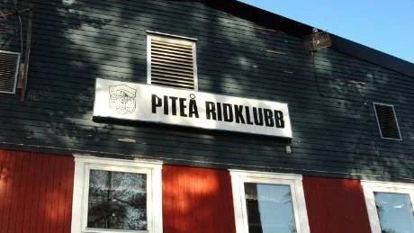 NY ÅTERREMISS. Efter flera års diskussion och flera återremisser blev det på måndagens fullmäktige ännu en återremiss om det nya ridhuset.