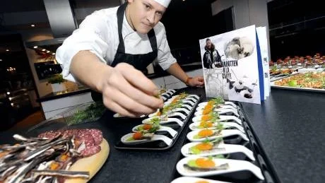 kreatör. Simon Laiti är en av de unga nyskaparna i förädlingen av den norrbottniska matskatten.<br>Foto: Andreas <br>Wälitalo