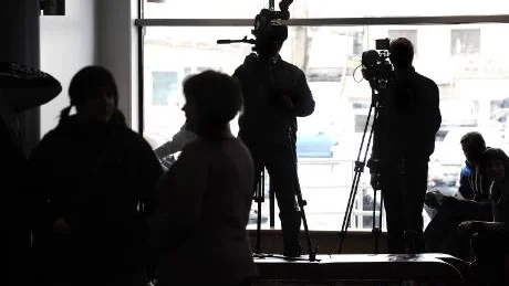 FILMAT FÖR YOU TUBE. Dansfilm är en egen gren inom danskonsten. Projektet Liverpool station goes Luleå filmades av Dans i Nord och kommer att visas på nätet från 29 april.