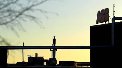 De anställda på ABB Plast i Öjebyn fick på måndagen ett tungt besked, då ett 30-tal fast anställda och 25 inhyrda och visstidsanställda varslades om uppsägning.
