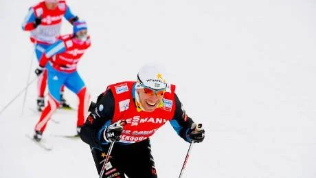 Pigg. Emil Jönsson såg inte allt för nedstämd ut på fredagens träning efter medaljmissen i sprinten under torsdagen.