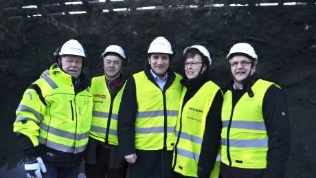 SAMLING I SKOPAN. Peter Pernlöf, COO Northland, Sven-Eric Bucht, Stefan Löfvén, Karin Åström, Kurt Wennberg.