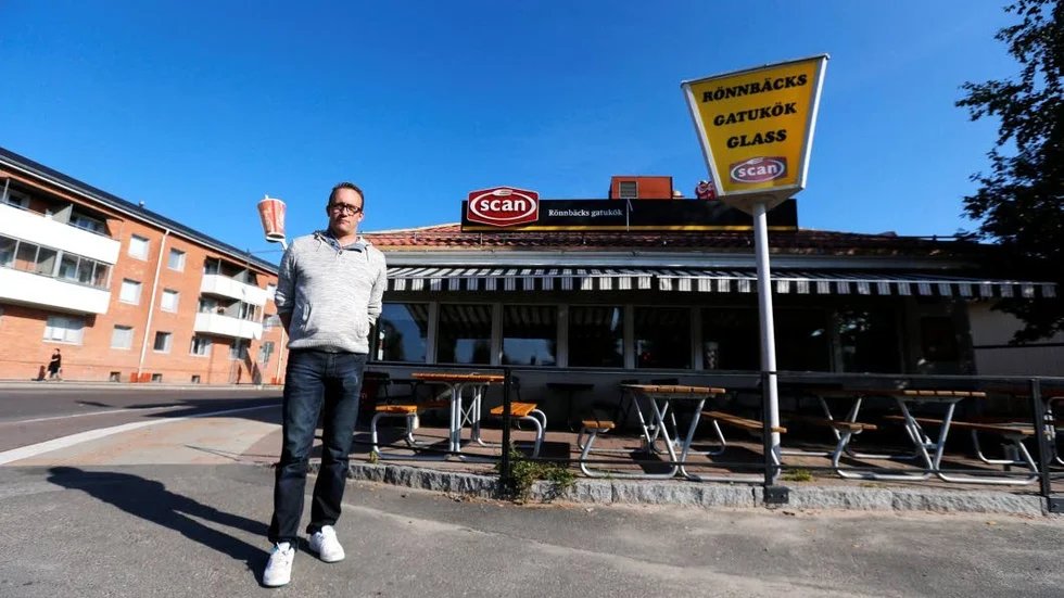 Brottsplats. Tony Karlsson (bilden) fick på onsdagen berätta om sina upplevelser under rånet mot hans arbetsplats, Rönnbäcks gatukök i Boden.