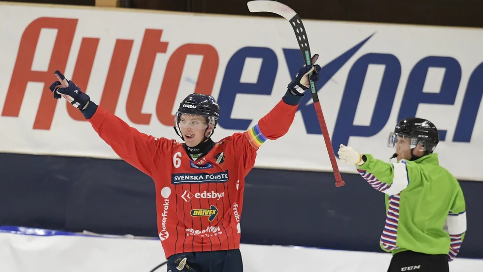 Edsbyns lagkapten Oscar Wikblad.