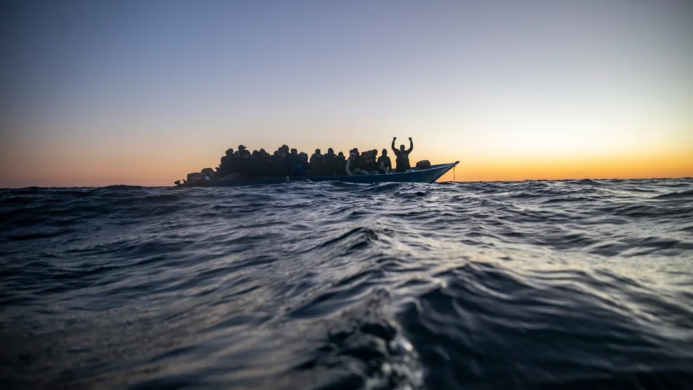 Resan över Medelhavet och migranterna reser ofta på små överfulla båtar. Arkivbild.