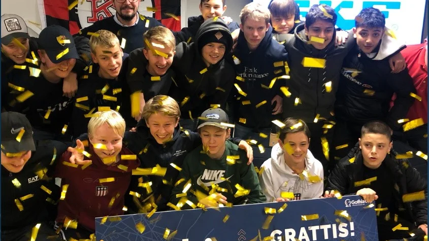 KSK:s P06-lag överraskades totalt när arrangören för Gothia cup kom och berättade att de vunnit en plats i cupen nästa år.