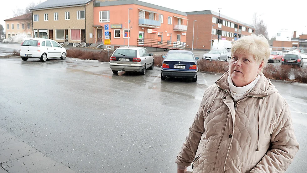 Tråkig nyhet. Irene Öhgren är en annan Burebo som tycker att Swedbanks kontor i Bureå stänger har negativ klang. Foto: Roine Sandlén.