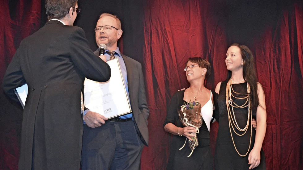 Årets företag …  … Blev Nygatan 57. Längst till vänster konferencier Joakim Johansson. Ägartrion Nygatan 57: Stig Forslund, Karin Lundberg och vd Anna Larsson. Foto: Karin Israelsson.