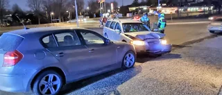 Förare misstänks för grov olovlig körning efter trafikolycka 