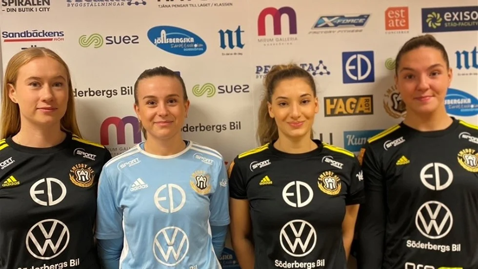 Hanna Nilsson, Julia Nyström, Grace Demir och Isa Jansson.