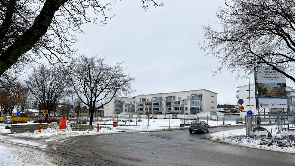 Sandbrogatan stängs av för ledningsarbeten från kosningen mot Torggatan men det går att köra in på gatan från Tullgatan i norr.