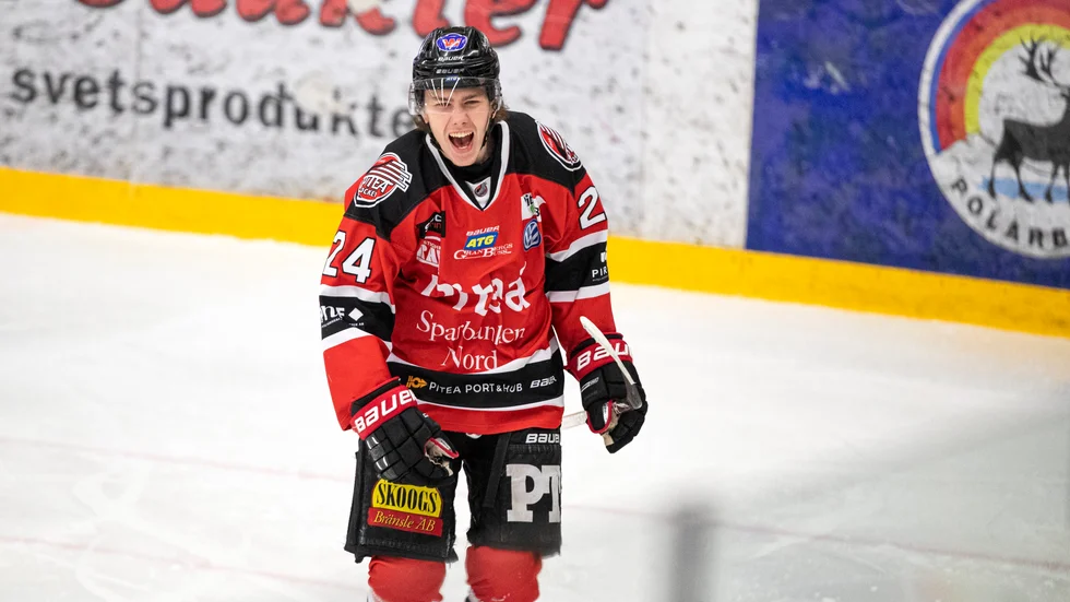 Victor Edström fick jubla efter att ha avgjort match tre mot Mariestad.