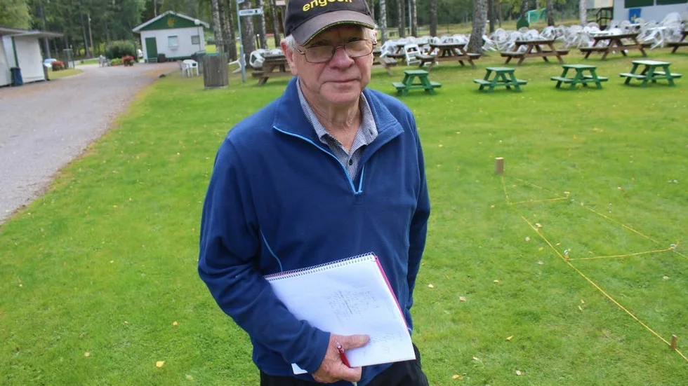 


Anders Karlsson från PRO Hällestad skötte protokollet, när deltagarna tävlade i Lovsjöspelet.



