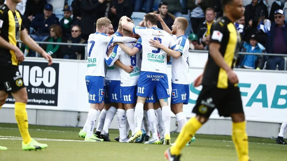 Fick fira. IFK inledde allsvenskan med en 2–1-seger mot Hammarby.