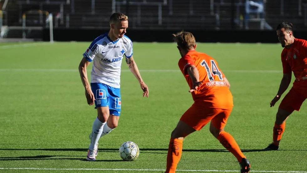 Nyttiga minuter. Gudmundur Thorarinsson var en av A-lagslirarna som fick 90 minuter mot Eskilstuna.