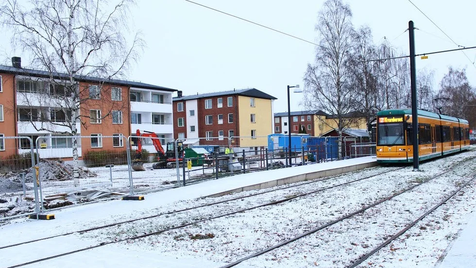 Välkommen förändring. Rosa Ochoa Marin är boende i Hageby och gillar att det byggs nytt i området. "Det här är jättebra", säger hon.