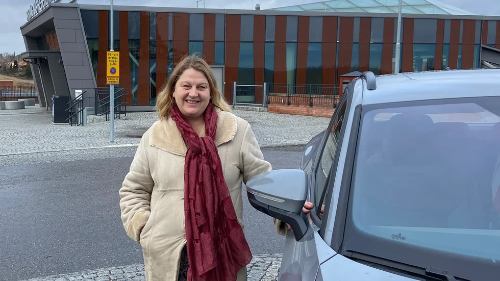 "Plötsligt känns det lönsammare att välja bilen", säger Hanna Lindahl som fler dagar i veckan pendlar från Strängnäs till Arboga.