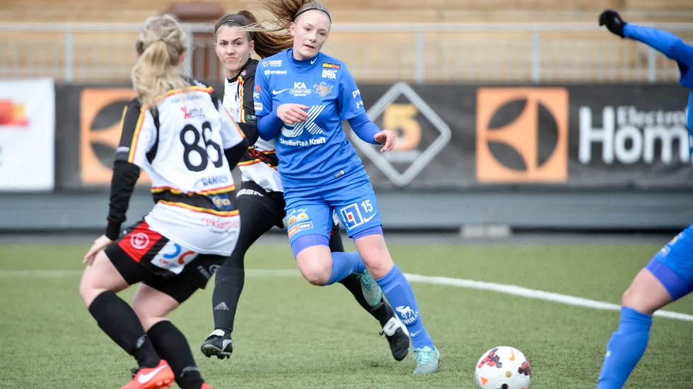 Talangen. Sunnanås jättetalang Ellen Schampi är en av de spelare som blivit kallade till Västerbottens distriktslags utvecklingsläger i Halmstad.