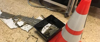 Takbitar rasade in på Ica Torget