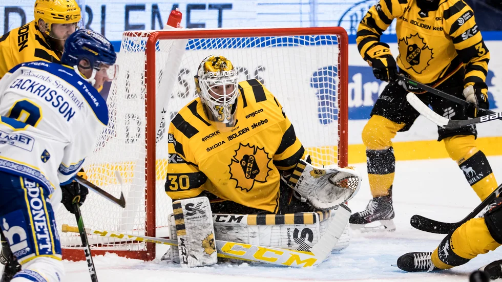 "Man fick ta med sig lite landhockeykunskaper”, säger Gustaf Lindvall om sin egen insats i matchen.