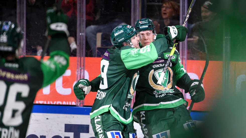 Viktiga 1-1 gjorde Färjestads Victor Ejdsell #14 under lördagens ishockeymatch i SHL mellan Färjestad BK och Rögle BK i Löfbergs Arena.