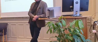 Östman vill mildra krisen – betalar för 90 tjänster till förskolorna