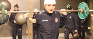 17-årige Gustav fascineras av bankrån – och stjäl gärna poäng i allsvenskan
