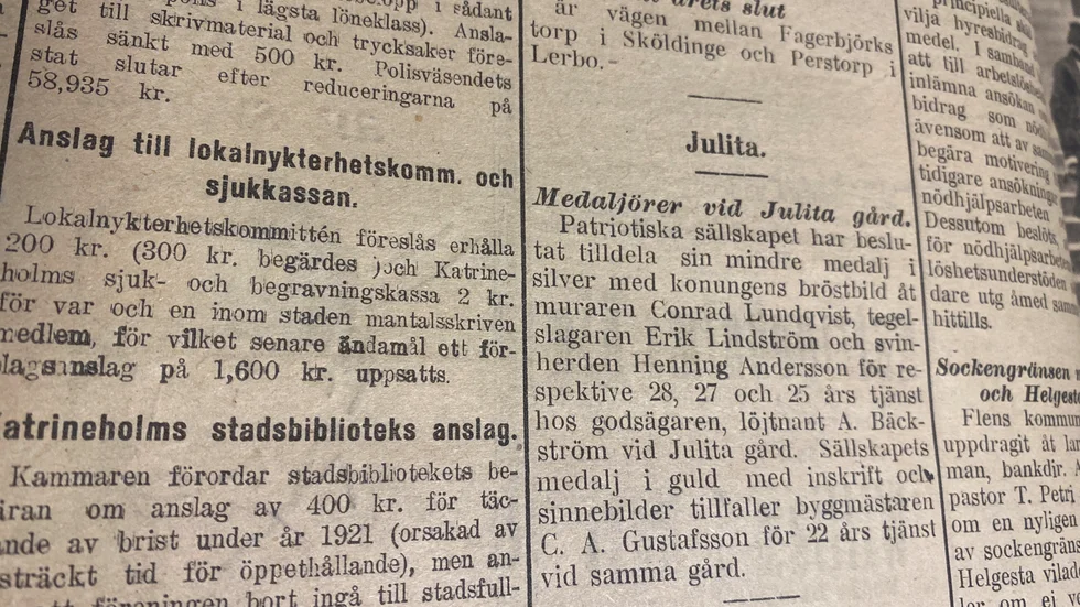22 års anställning gav guldmedalj, medan 28 års anställning, något ologiskt, gav silvermedalj. 